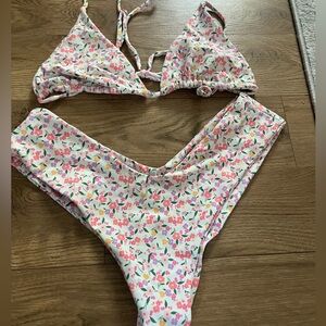 Skatie bathing suit. Size small matching top and bottom.